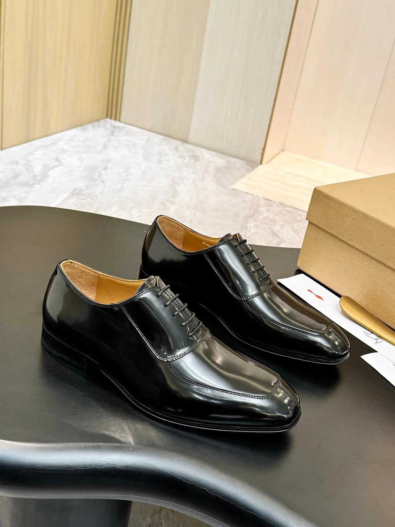 [CL red sole shoes] Top P: 1020💰 Size 39-44 (⚠️38.45.46.47 custom-made, non-returnable and non-exchangeable) 🆑High-end men's business formal leather shoes, original authentic top quality goods ••✅💯 Top original order purchasing agent! Original imported patterned cowhide ➕Imported cowhide lining ➕Cowhide feet ➕Original leather outsole~🉑️Feel free to compare the authentic ones!